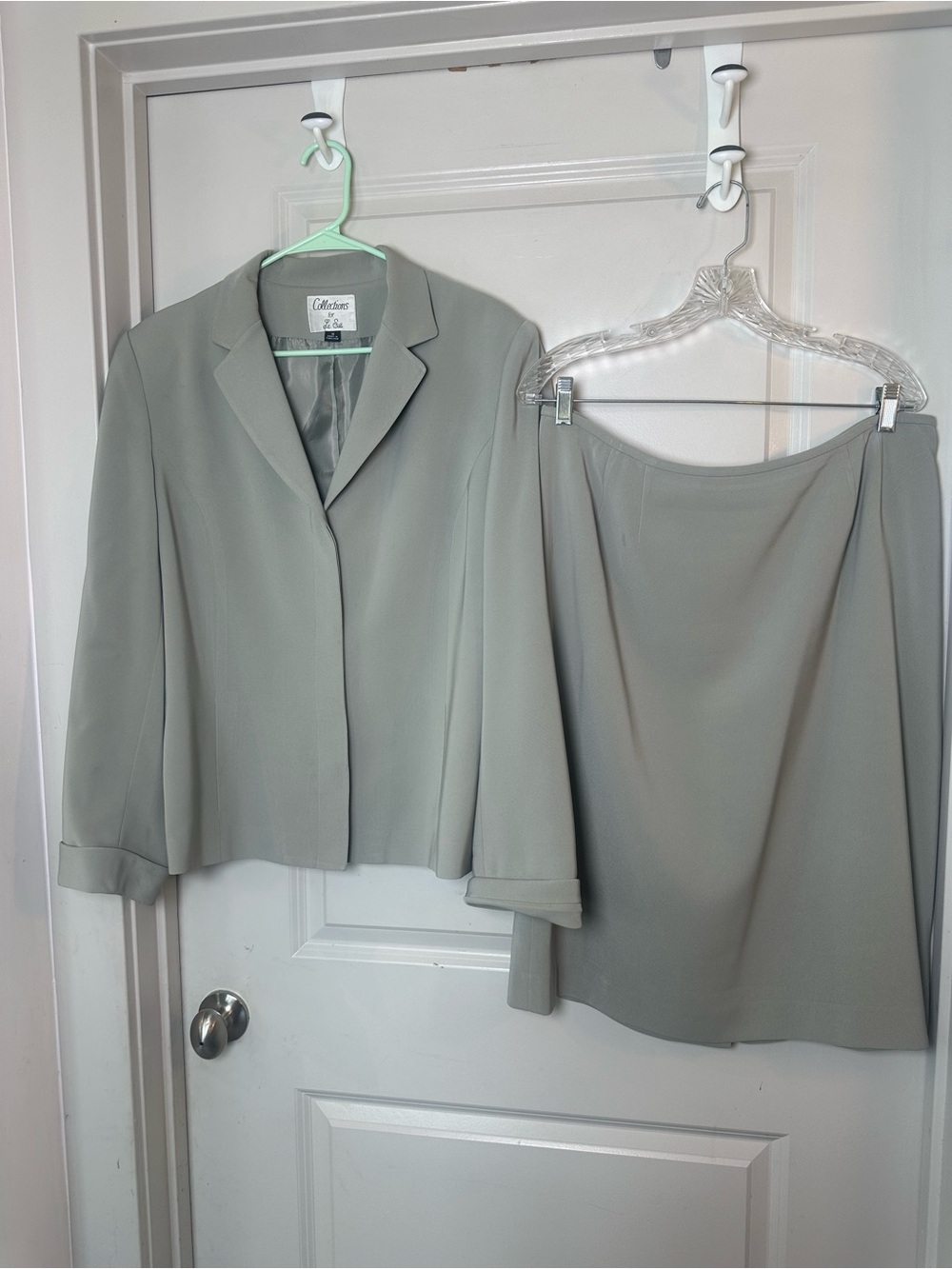 Collections for Le Suit Sage Green 2 Piece Skirt Suit Set, Size 16